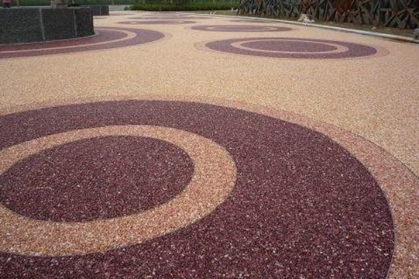 陶瓷彩砂顆粒材料做路面地坪實用嗎？